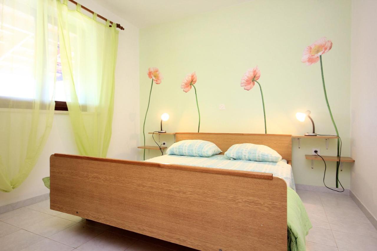 Apartment Tri Zala 174B Zrnovo Buitenkant foto